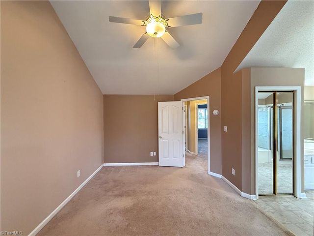 928 Heatherstone Drive, Winston-salem, NC 27104