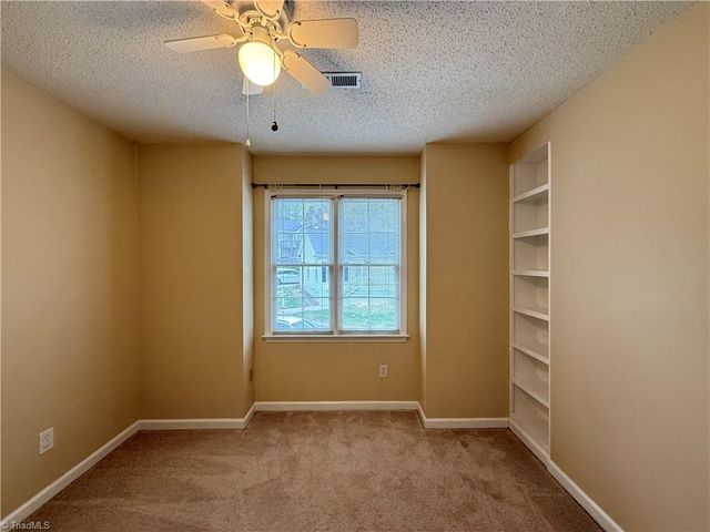 928 Heatherstone Drive, Winston-salem, NC 27104