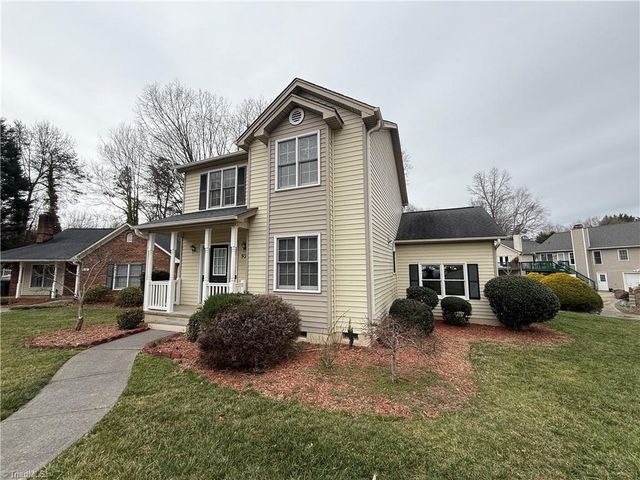 928 Heatherstone Drive, Winston-salem, NC 27104