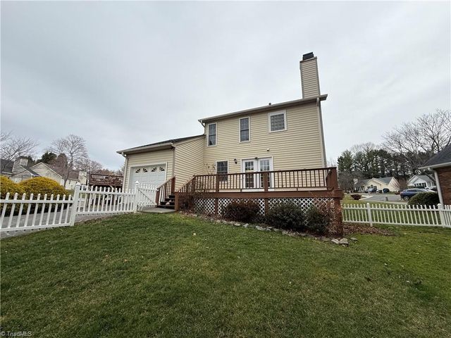 928 Heatherstone Drive, Winston-salem, NC 27104