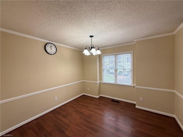 928 Heatherstone Drive, Winston-salem, NC 27104