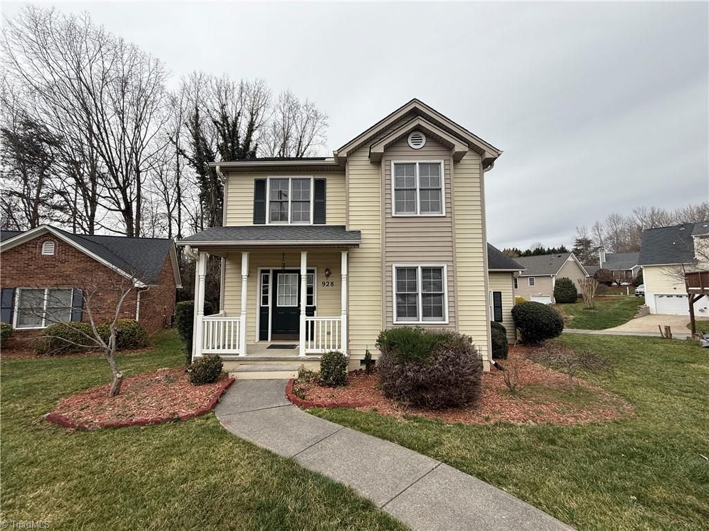 928 Heatherstone Drive, Winston-salem, NC 27104
