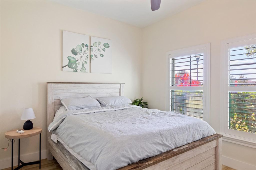 Image 18 of property listing at 11528 PALMETTO PINE STREET, Riverview, FL 33569