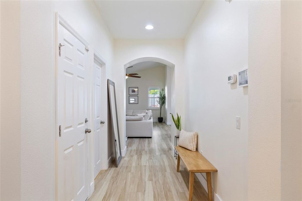 Image 5 of property listing at 11528 PALMETTO PINE STREET, Riverview, FL 33569