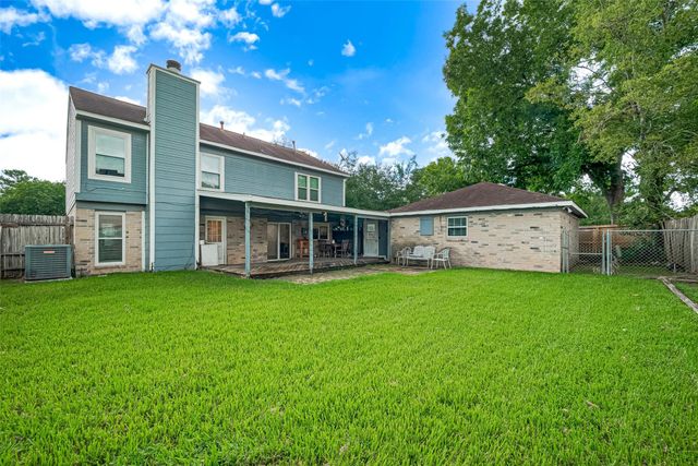 2328 Colleen Drive, Pearland, TX 77581