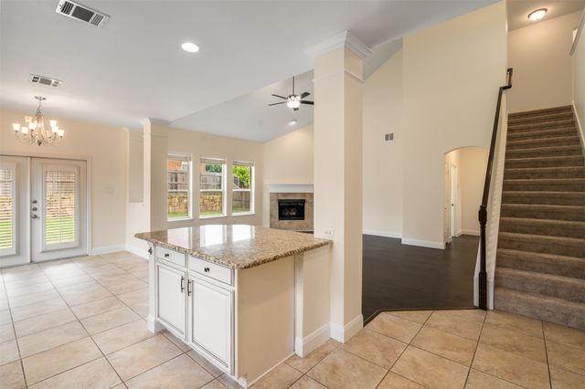 2719 Foxpoint Trail, Arlington, TX 76017