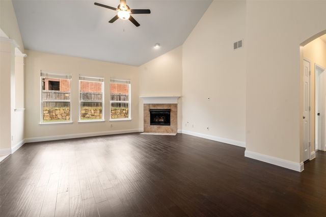 2719 Foxpoint Trail, Arlington, TX 76017