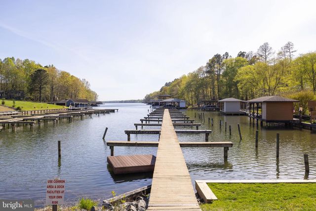 11113 PINEY FOREST DR, Bumpass, VA 23024