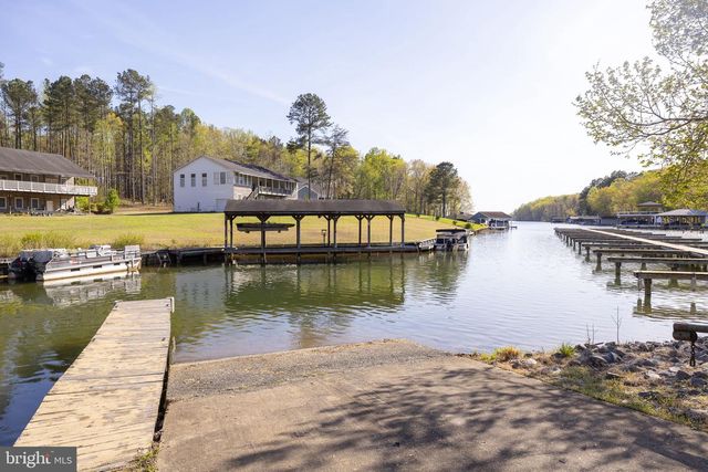 11113 PINEY FOREST DR, Bumpass, VA 23024