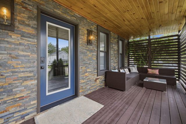 110 Sycamore Street E, Three Oaks Vllg, MI 49128