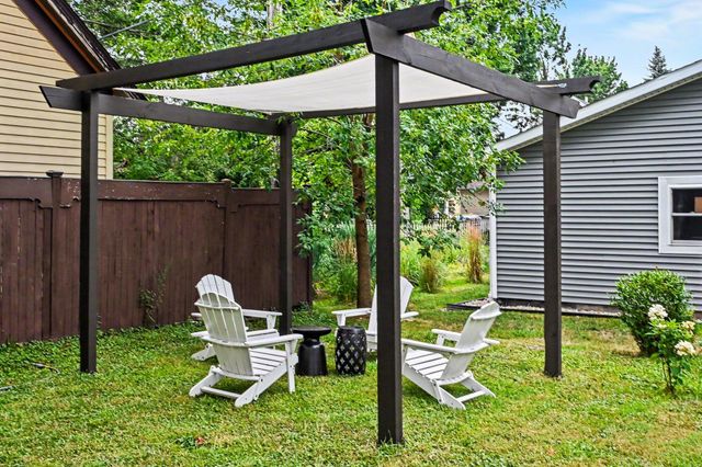 110 Sycamore Street E, Three Oaks Vllg, MI 49128
