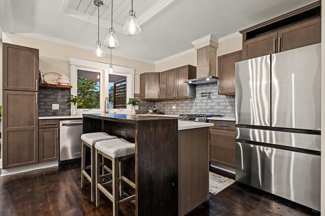 110 Sycamore Street E, Three Oaks Vllg, MI 49128