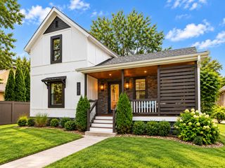 110 Sycamore Street E, Three Oaks Vllg, MI 49128