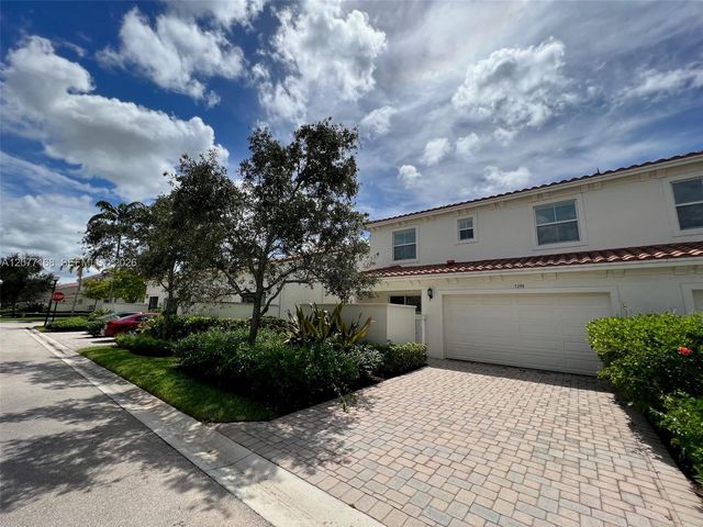 3280 NW 126th Avenue, Sunrise, FL 33323