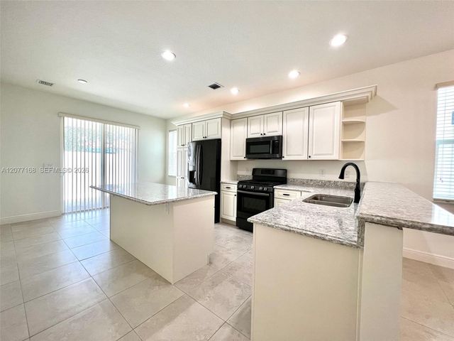 3280 NW 126th Avenue, Sunrise, FL 33323