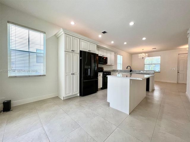 3280 NW 126th Avenue, Sunrise, FL 33323