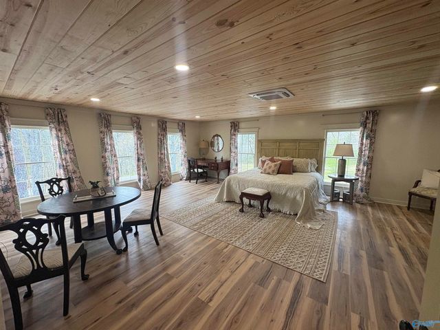 3715 Fall Bluff Drive, Decatur, AL 35603