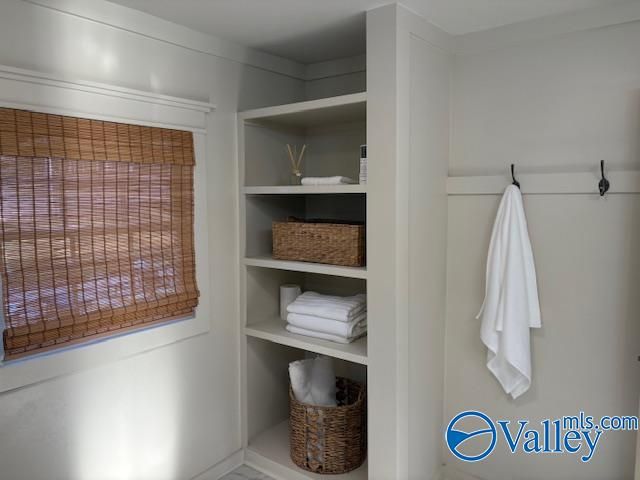 3715 Fall Bluff Drive, Decatur, AL 35603