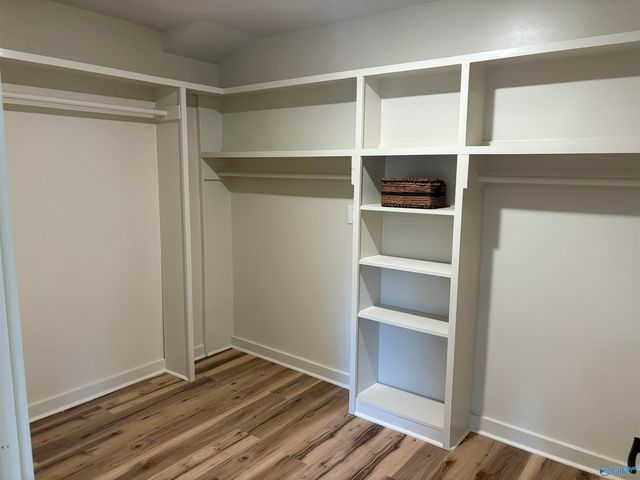 3715 Fall Bluff Drive, Decatur, AL 35603