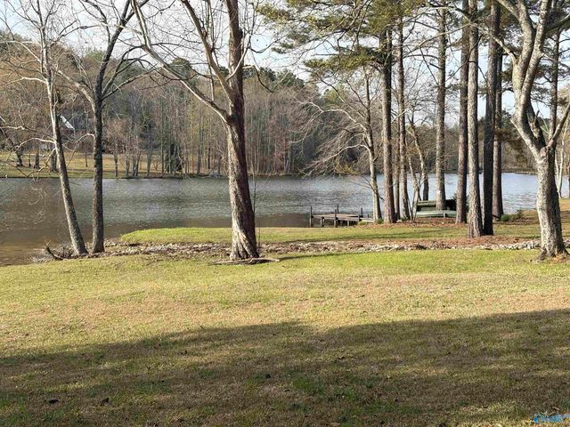 3715 Fall Bluff Drive, Decatur, AL 35603