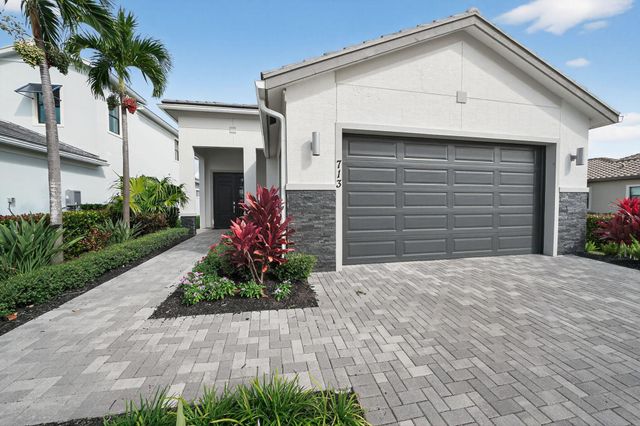 473 SE Fascino Circle, Port St Lucie, FL 34984