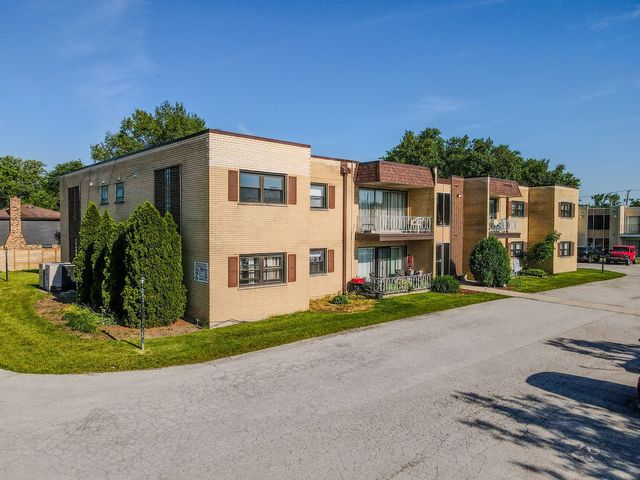 18320 Cherry Creek Drive 2, Homewood, IL 60430