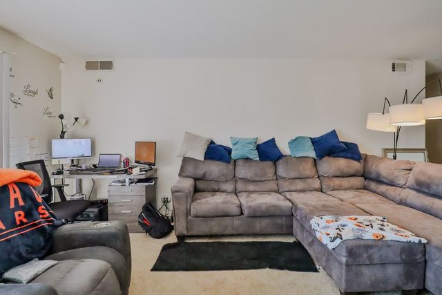18320 Cherry Creek Drive 2, Homewood, IL 60430