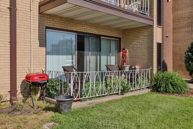18320 Cherry Creek Drive 2, Homewood, IL 60430