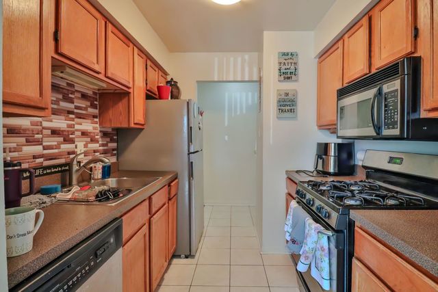 18320 Cherry Creek Drive 2, Homewood, IL 60430