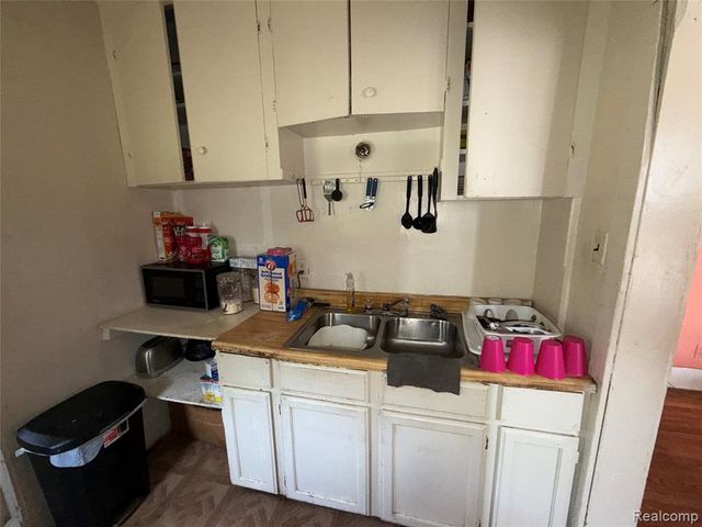 14833 Wildemere Street, Detroit, MI 48238