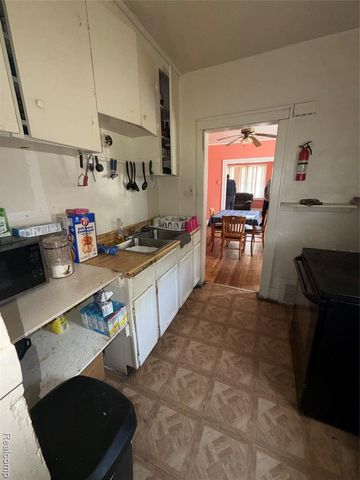 14833 Wildemere Street, Detroit, MI 48238