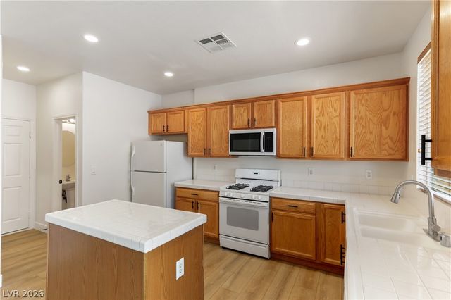 5870 Lustrous Court, Las Vegas, NV 89148