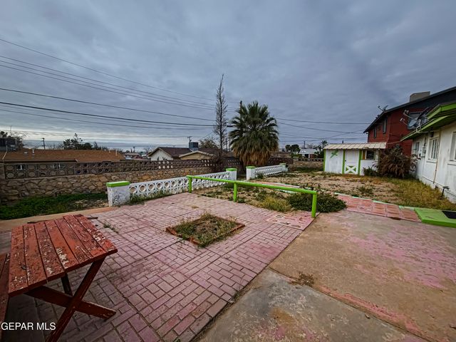 8104 NEWLAND Court, El Paso, TX 79907