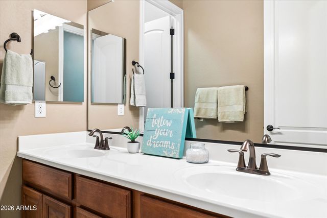570 W Yellowstone Way, Chandler, AZ 85248