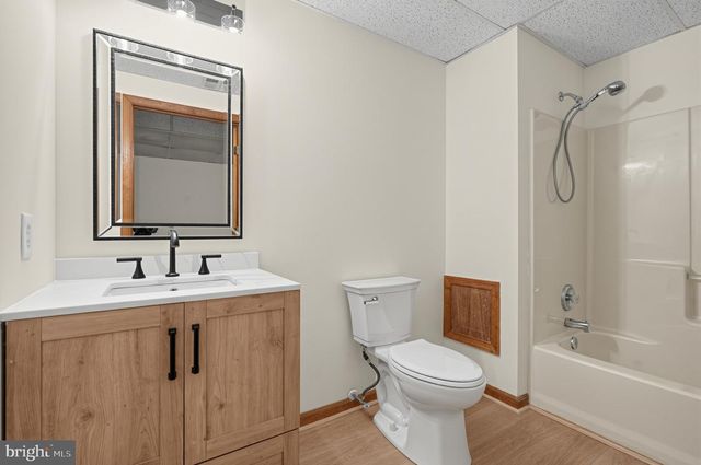 7704 VENICE BLVD, Mays Landing, NJ 08330
