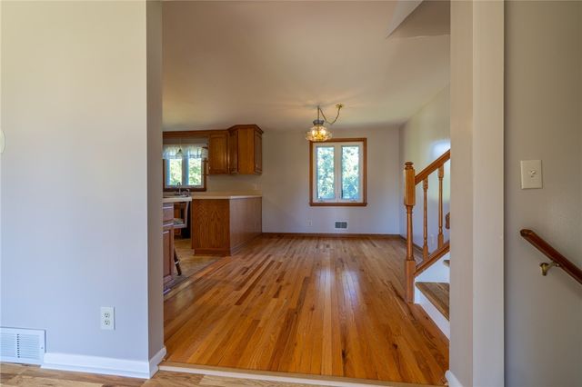 69 Cedarhurst Drive, Henrietta, NY 14586