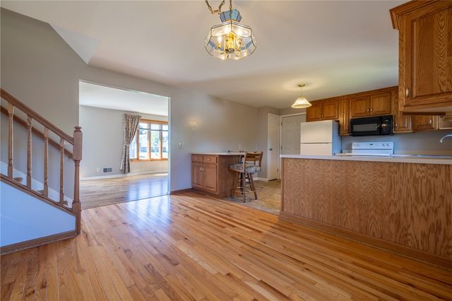 69 Cedarhurst Drive, Henrietta, NY 14586