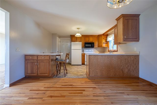 69 Cedarhurst Drive, Henrietta, NY 14586