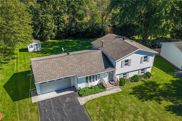 69 Cedarhurst Drive, Henrietta, NY 14586
