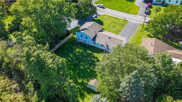 69 Cedarhurst Drive, Henrietta, NY 14586