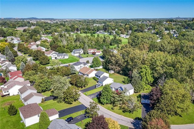 69 Cedarhurst Drive, Henrietta, NY 14586