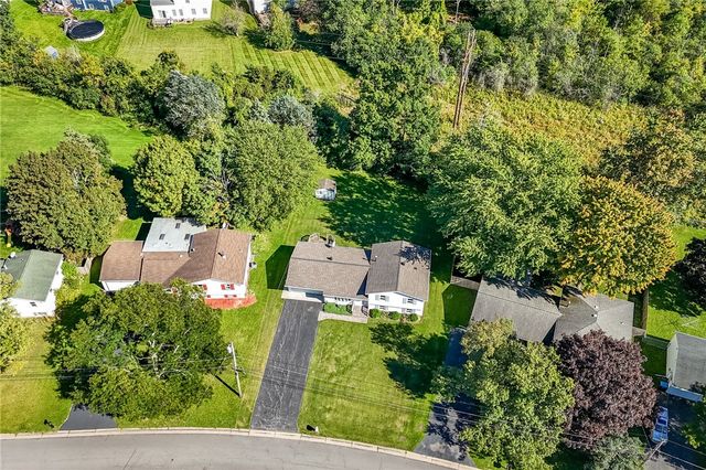 69 Cedarhurst Drive, Henrietta, NY 14586