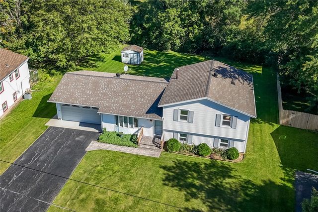 69 Cedarhurst Drive, Henrietta, NY 14586