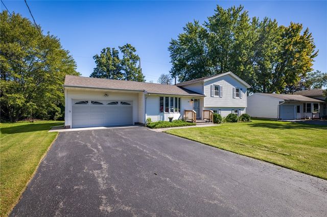 69 Cedarhurst Drive, Henrietta, NY 14586