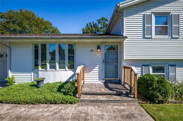 69 Cedarhurst Drive, Henrietta, NY 14586