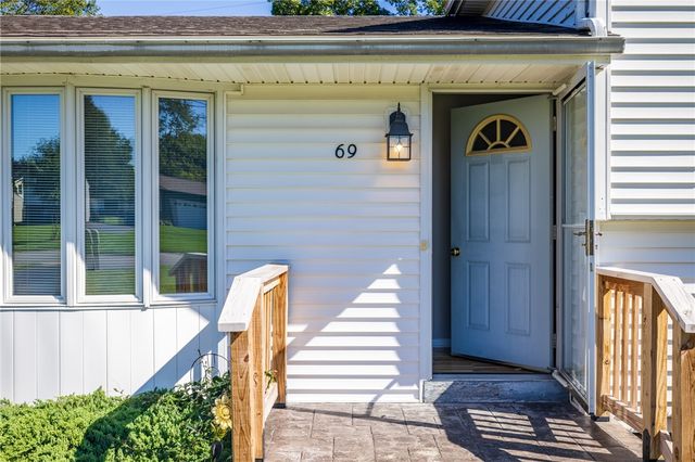 69 Cedarhurst Drive, Henrietta, NY 14586