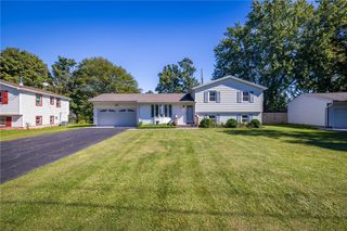 69 Cedarhurst Drive, Henrietta, NY 14586