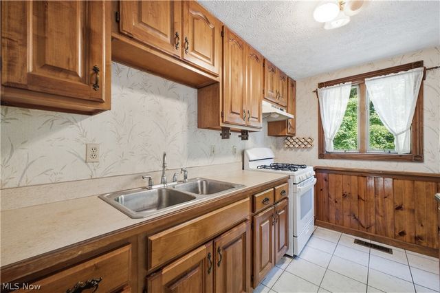 1343 Northfield Drive, Mineral Ridge, OH 44440