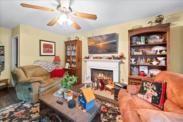 742 Mcauliffe Court, Redlands, CA 92374