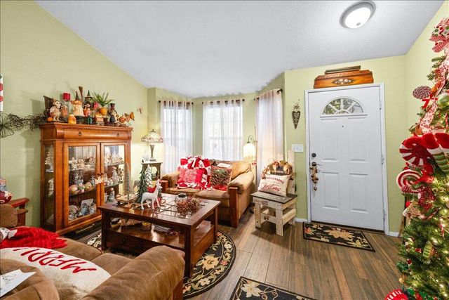 742 Mcauliffe Court, Redlands, CA 92374